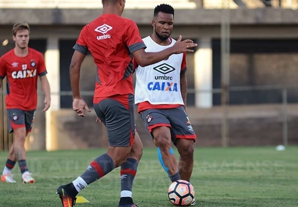 Desempenho de adversário e Copa do BR-16 motivam Atlético-PR contra Capiatá-PAR