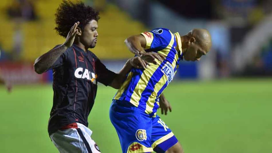 Autuori vê “Atlético-PR que sabe sofrer” após classificação, mas pede mais maturidade
