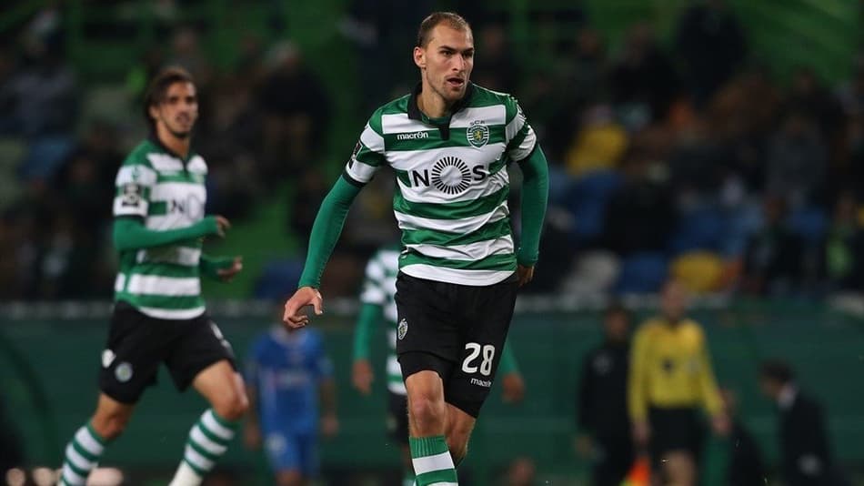 Bas Dost marca e Sporting vence terceira seguida no Português
