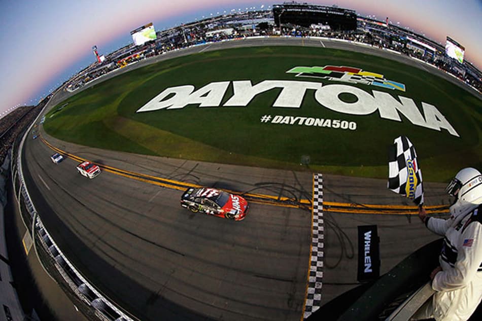 Kurt Busch vence pela primeira vez as 500 Milhas de Daytona