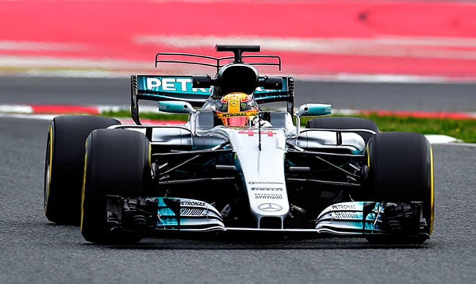 Lewis Hamilton domina segunda manhã em Barcelona