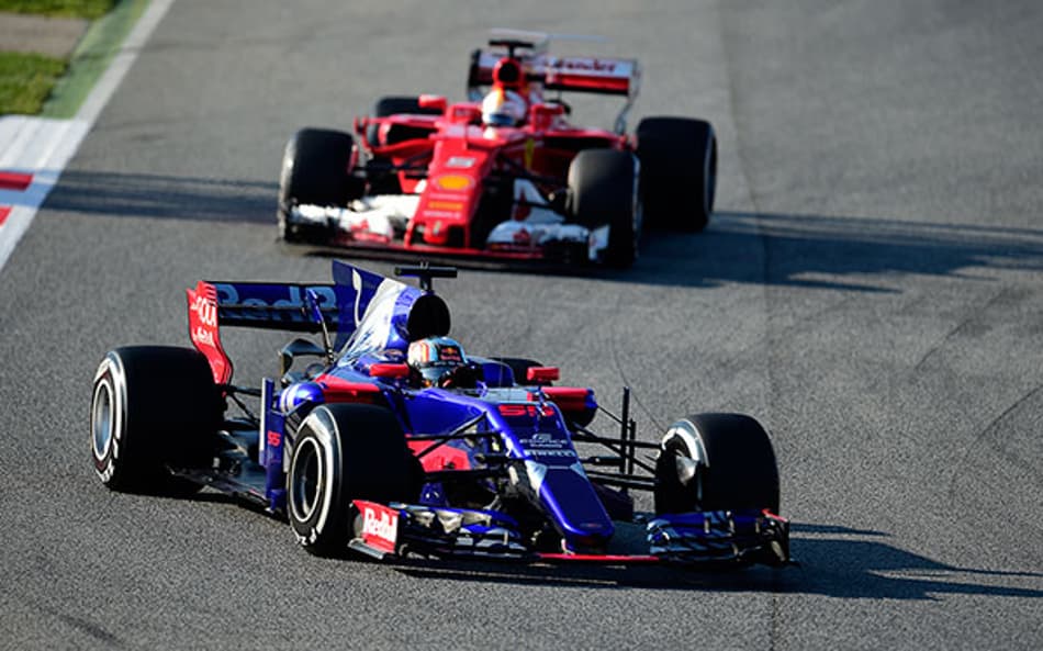 Carlos Sainz Jr. lamenta fim prematuro da sua sessão