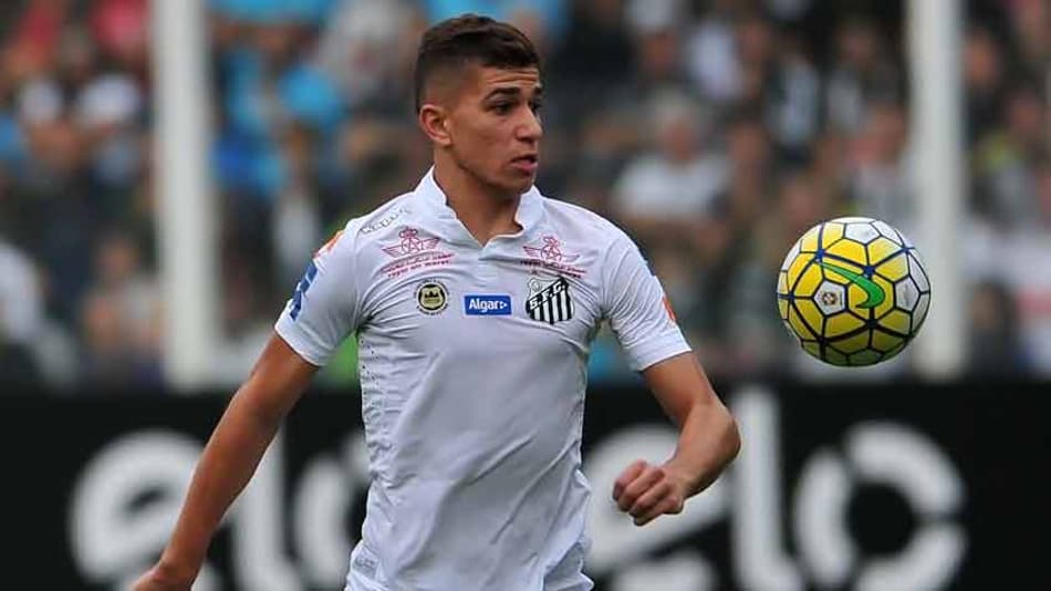 Ano passado, Vitor esperou 48 jogos para marcar 13 gols. Nesta temporada, já marcou sete em 19 partidas
