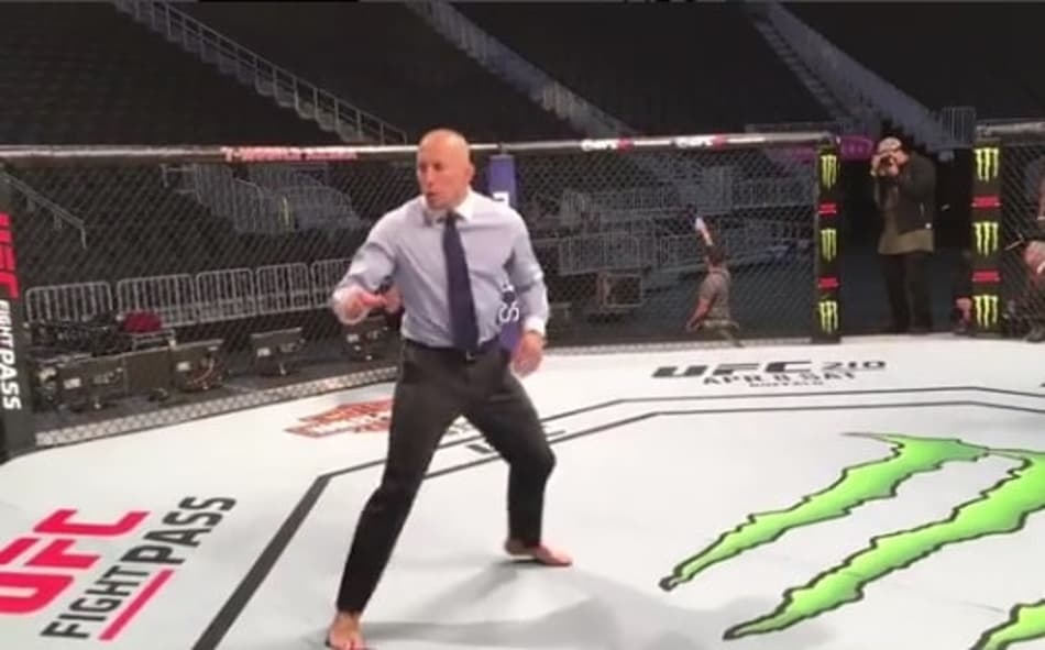 St-Pierre volta a pisar no octógono após três anos e se empolga. Assista!