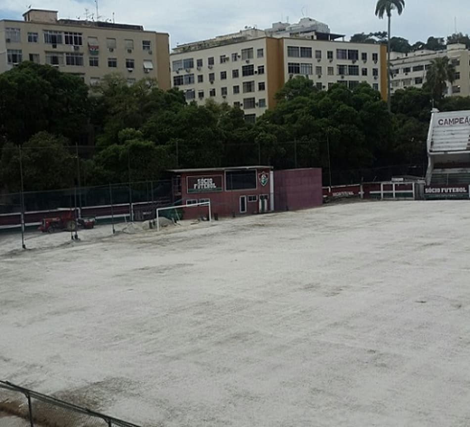 Neve nas Laranjeiras? Gramado fica branco em reforma na sede