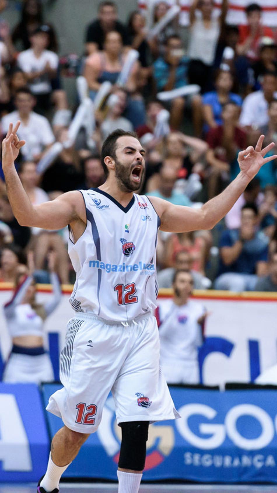 Na prorrogação, Franca vence clássico e iguala campanha do Bauru