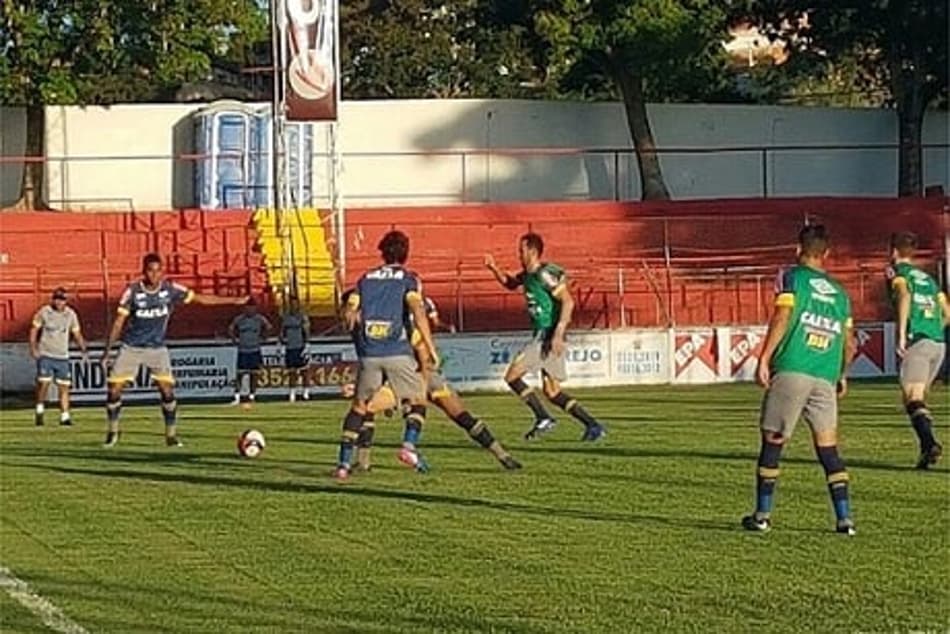 Mano comanda treino sem definir o Cruzeiro que enfrenta o América/TO