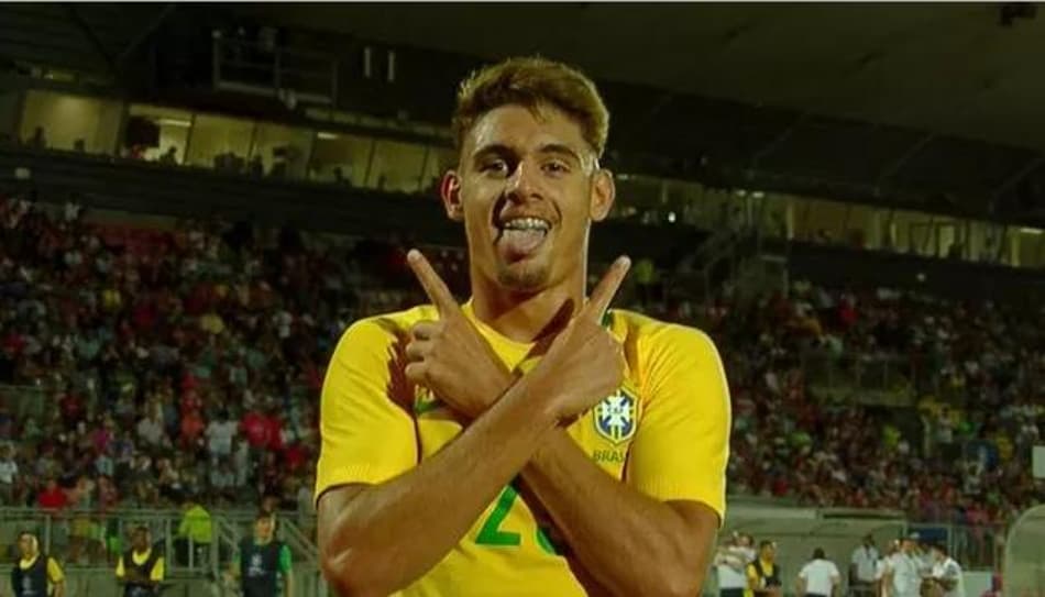 Mesmo classificado para a próxima fase, Brasil vence Argentina por 2 a 0
