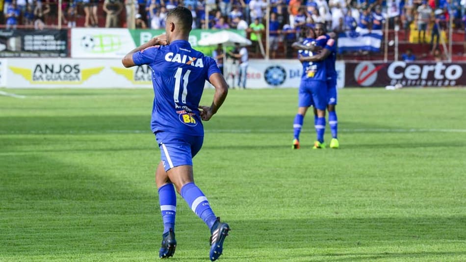 Alisson divide méritos de gol pelo Cruzeiro com Rafael Sóbis