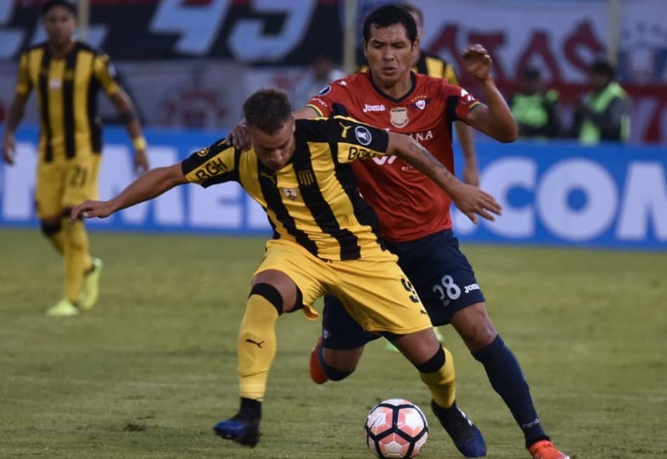 Jorge Wilstermann aplica goleada histórica em cima do Peñarol