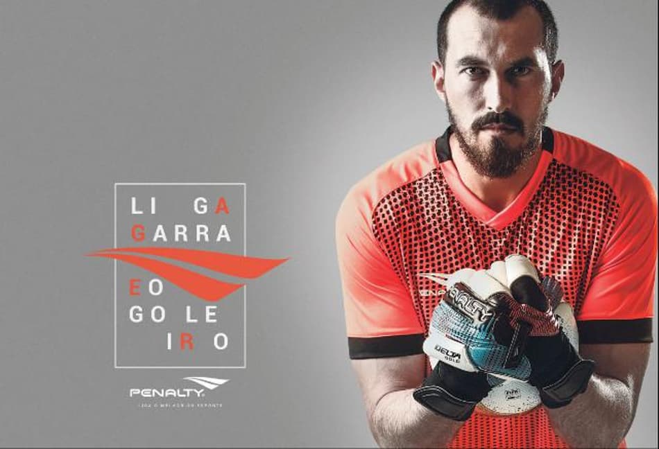 Goleiro Walter fecha contrato de patrocínio com a Penalty
