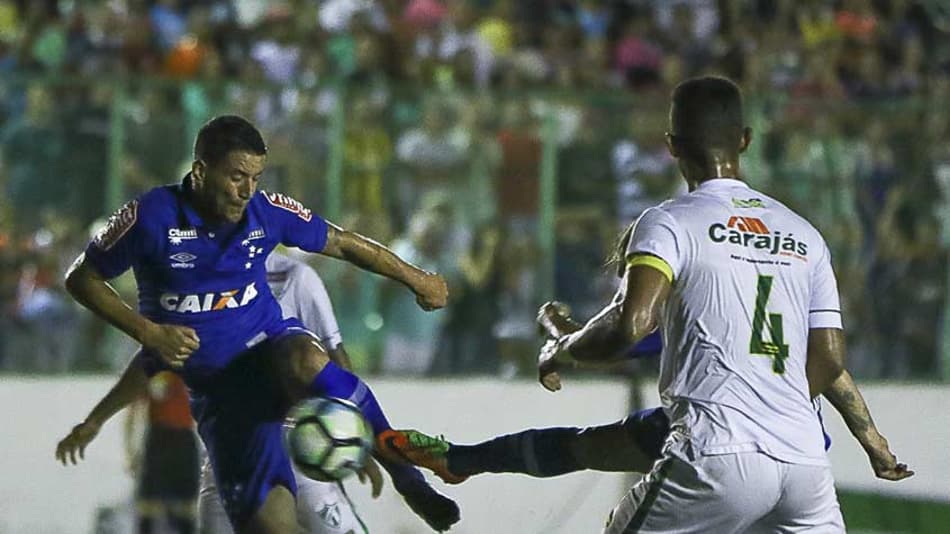 Thiago Neves se destaca e Cruzeiro aplica 2 a 0 no Murici