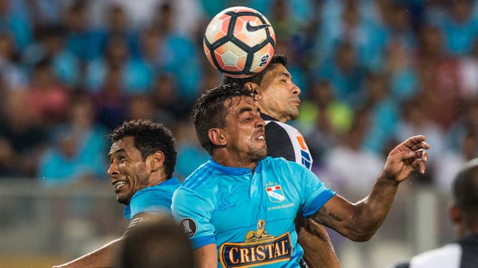 Equipes da segunda divisão do Peru buscam reforços “Serie A”