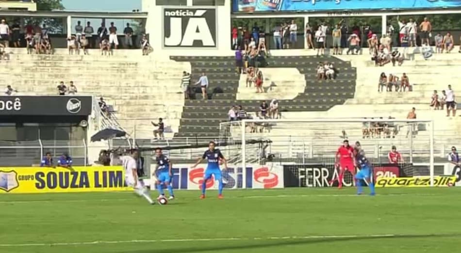 Jadson e Maycon estavam na barreira para a batida de Lucca