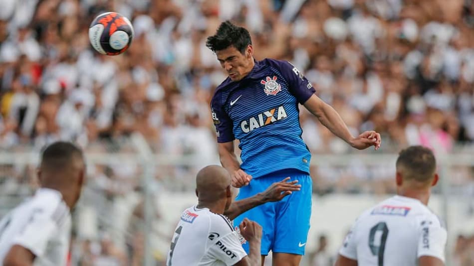 Balbuena sente dores na coxa direita, fará exames e preocupa o Corinthians