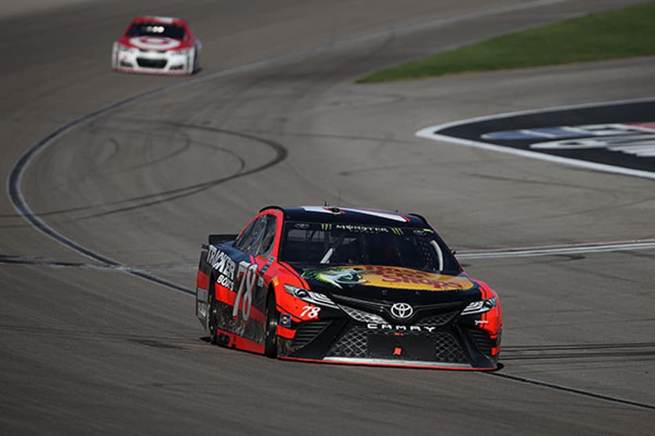 NASCAR: Martin Truex Jr. vence em final emocionante etapa de Las Vegas