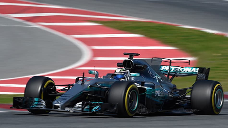 Bottas diz que não "entrará em pânico" caso Hamilton seja mais rápido