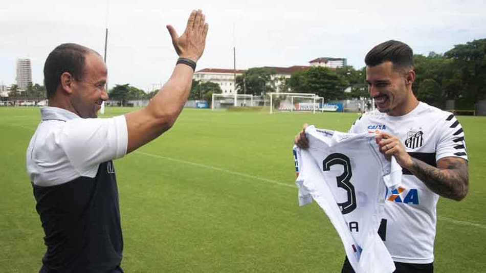 Magia da 3: Último herói do Santos na Vila, Léo ‘batiza’ herdeiro Zeca
