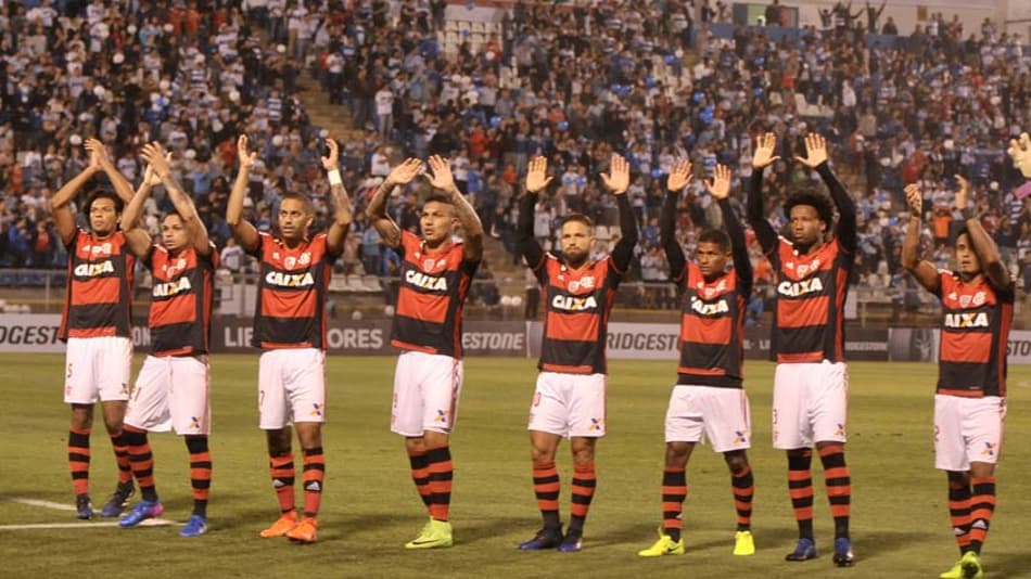 Falha na pontaria, descuido na área com 'El Tanque' e Berrío expulso: as imagens da derrota do Flamengo