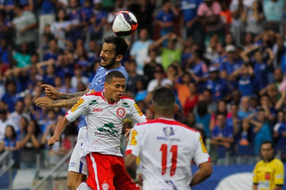 Cruzeiro empata no Mineirão e vê Atlético-MG se distanciar