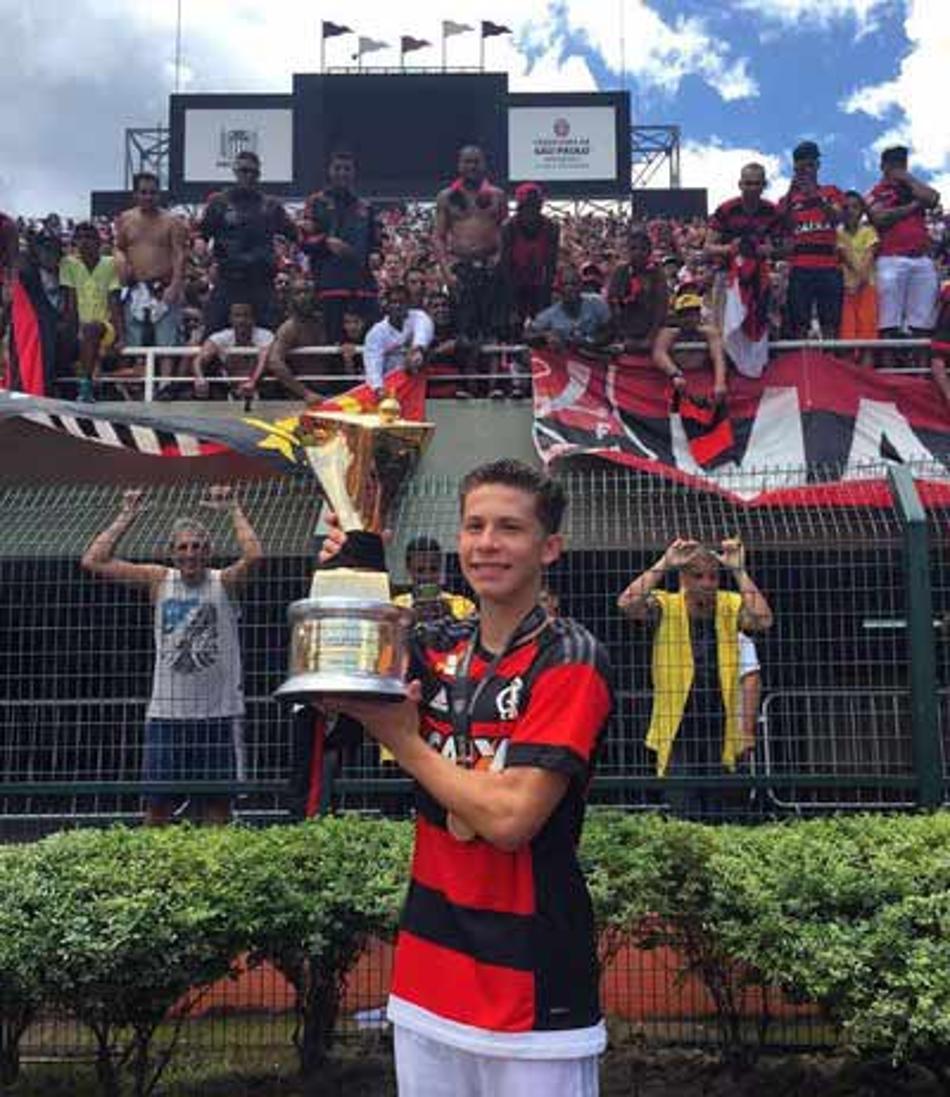 Por vaga no profissional do Flamengo, Patrick mira título com o Sub-20