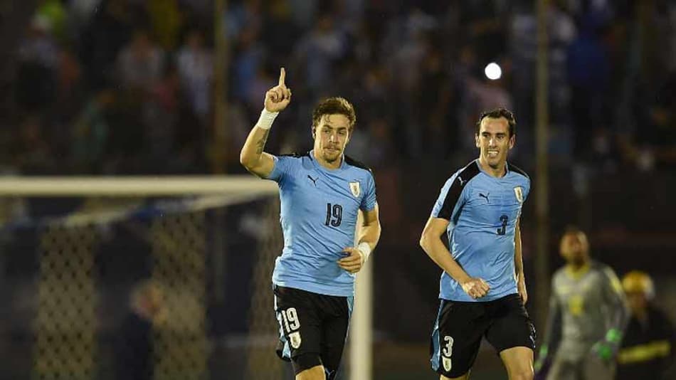 Zagueiro liga sinal de alerta para o Uruguai na Copa do Mundo