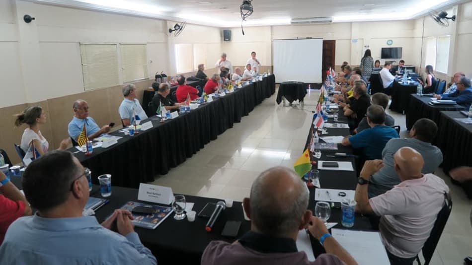 Assembleia definiu a entrada de representantes dos clubes