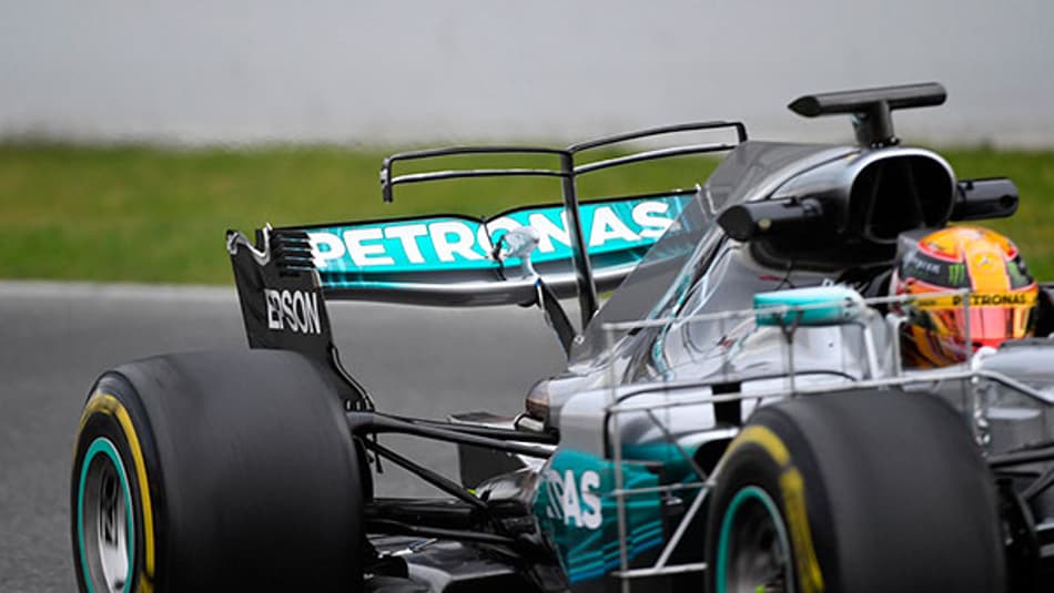 Charlie Whiting fala em banir a asa-T a partir de 2018