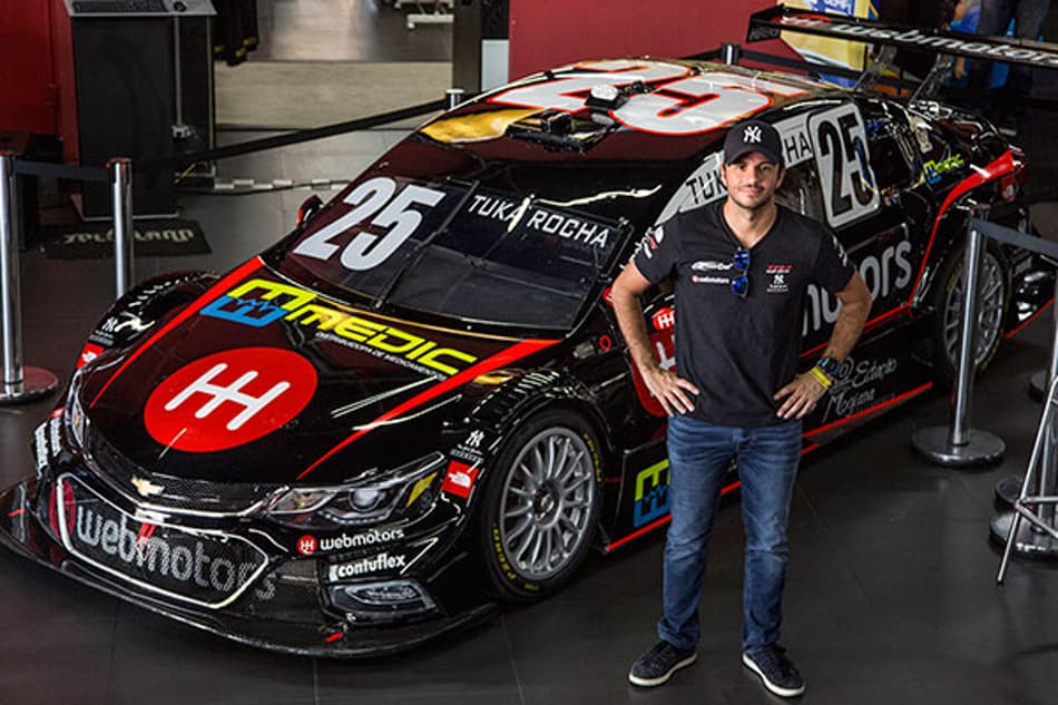 Tuka Rocha lança seu carro para a temporada 2017 da Stock Car
