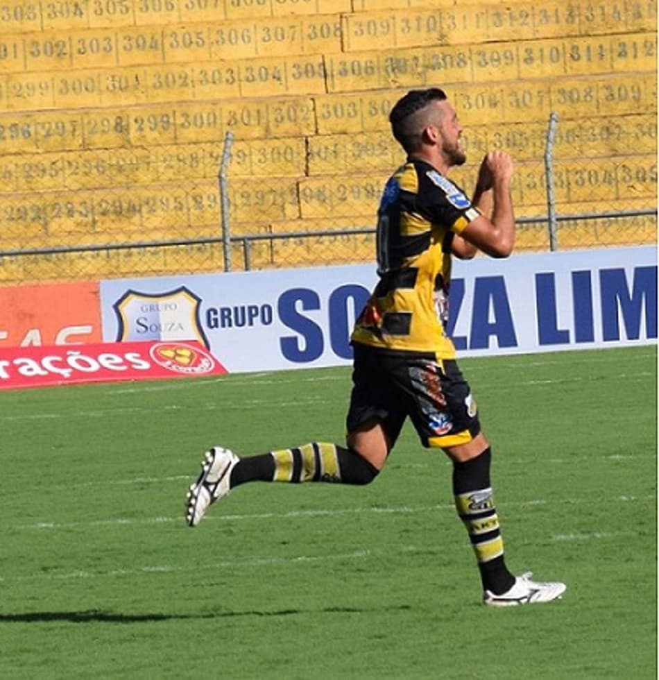 Meia do Novorizontino confia na regularidade para bater o Palmeiras