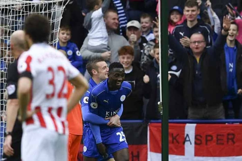 Consistência e raça: Leicester chega a seis vitórias com Shakespeare