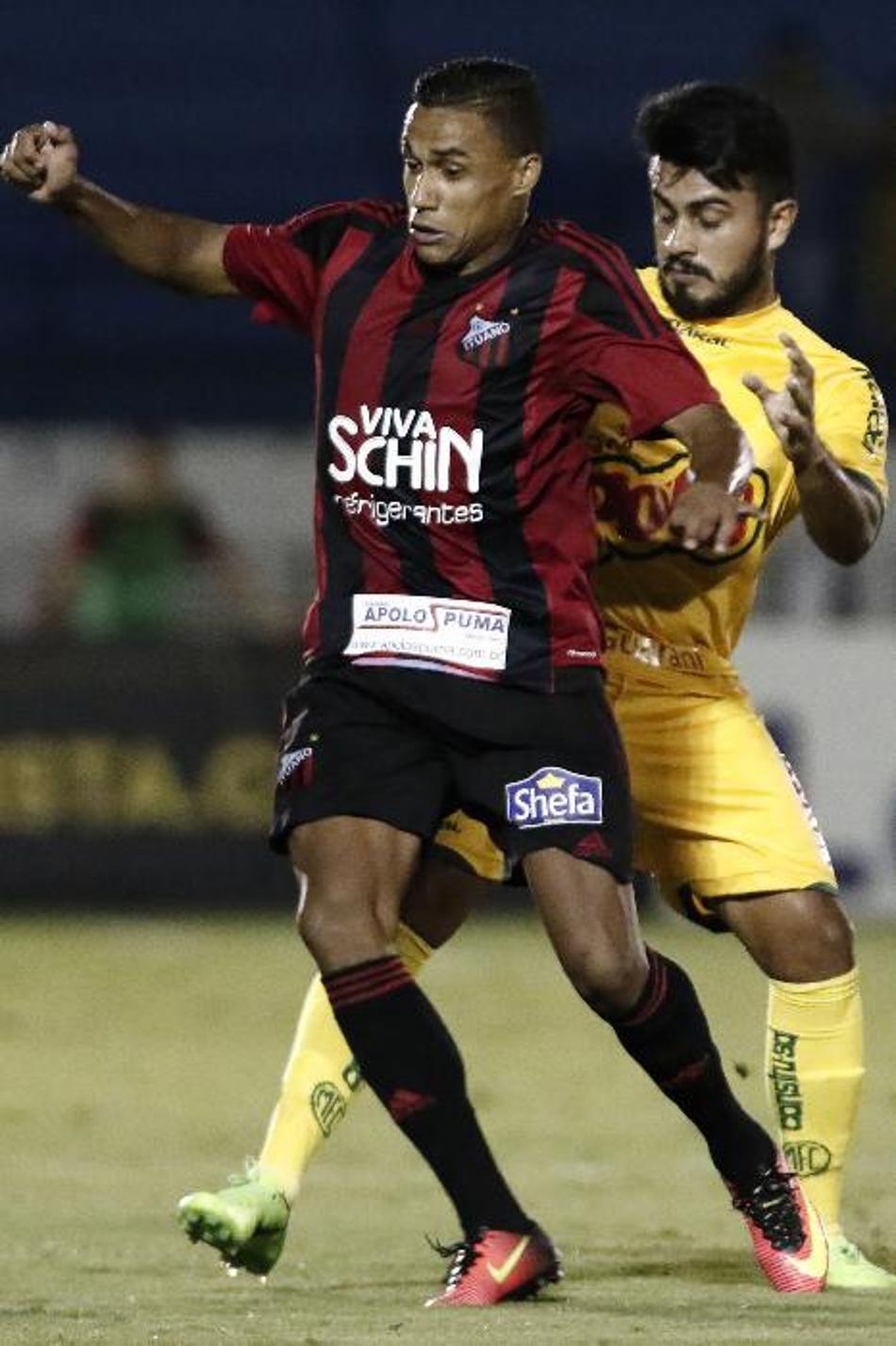 Na mira do Botafogo, lateral teve boas estatísticas no Paulistão