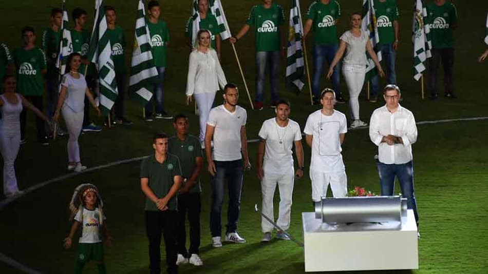 Abalo segue fazendo parte da rotina de familiares das vítimas em tragédia na Colômbia