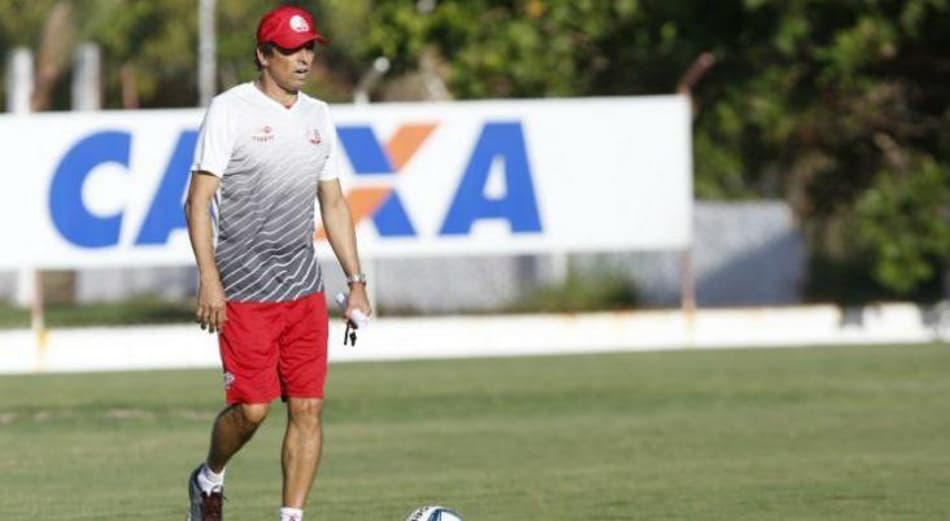 Milton Cruz vai analisar jogadores na partida contra o Central