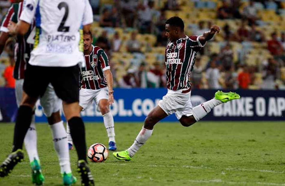 Flu brinca e escala 10 ‘Wendels’: ‘Marca, ataca, desarma, cruza e finaliza’
