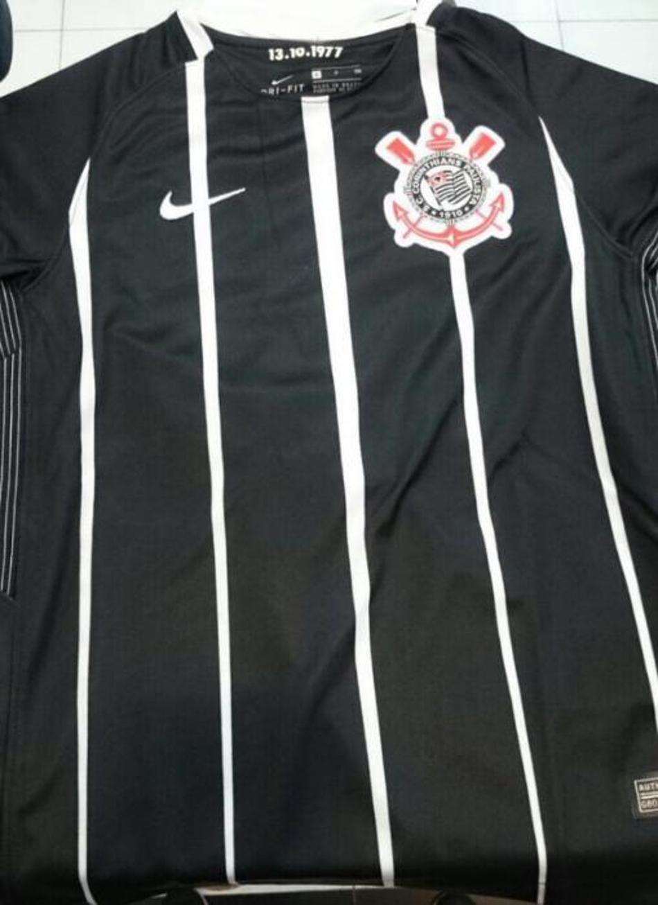 Possível nova camisa reserva do Corinthians vaza na internet. Veja imagens
