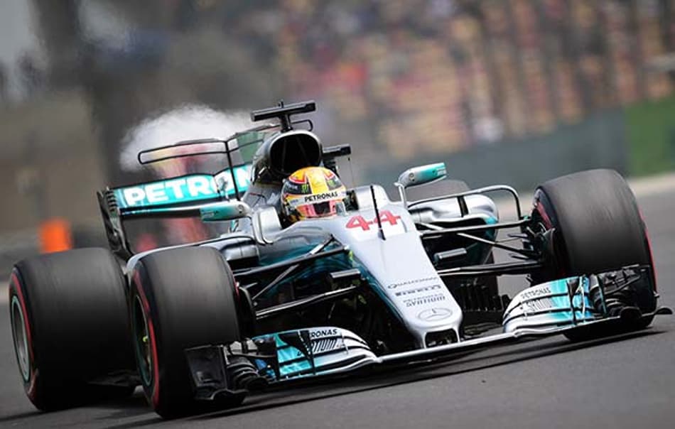 Hamilton: "Depois que cruzei a linha foi tenso esperar pelos outros pilotos"