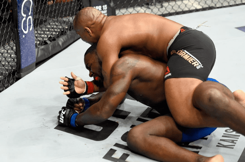 Cormier mira revanche com Jones, mas não a trata como indispensável