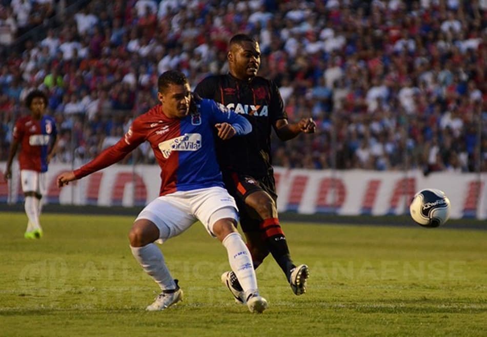 Atlético-PR segura empate contra Paraná e avança à semifinal do Paranaense