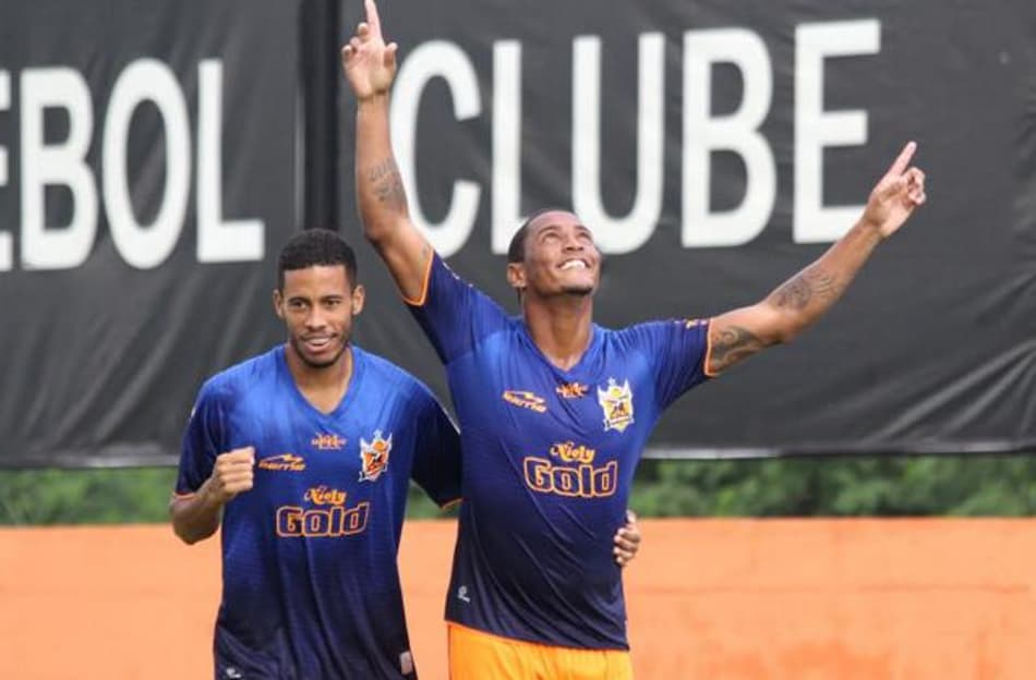 Jogador do Nova Iguaçu assume artilharia isolada do Estadual