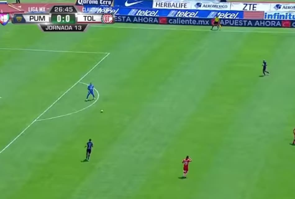 Goleiro do Pumas comete falha grotesca em jogo da Liga MX