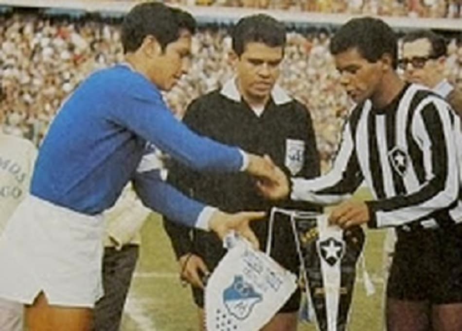 Em 1963, Botafogo foi à Colômbia pela Libertadores e conseguiu a vitória