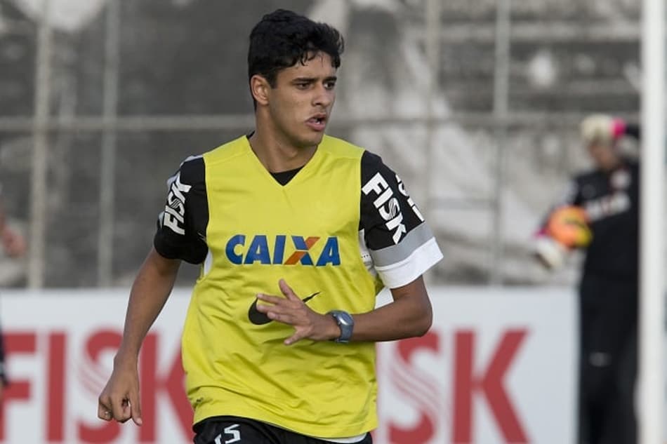 De volta ao Corinthians, Léo Artur esteve na Seleção das Estatísticas da Série B 2016