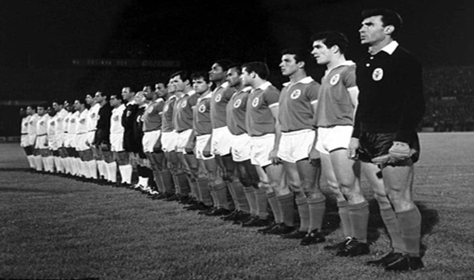 O Santos de Pelé & Cia. conquistou os Mundiais de Clubes de 1962 e 1963