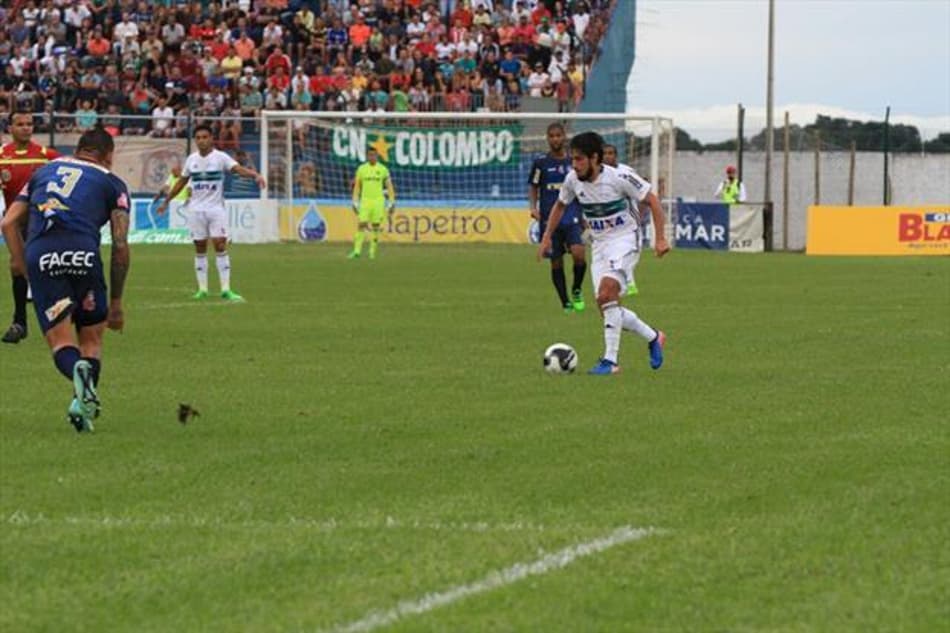 Coritiba tropeça em Cianorte na primeira semifinal