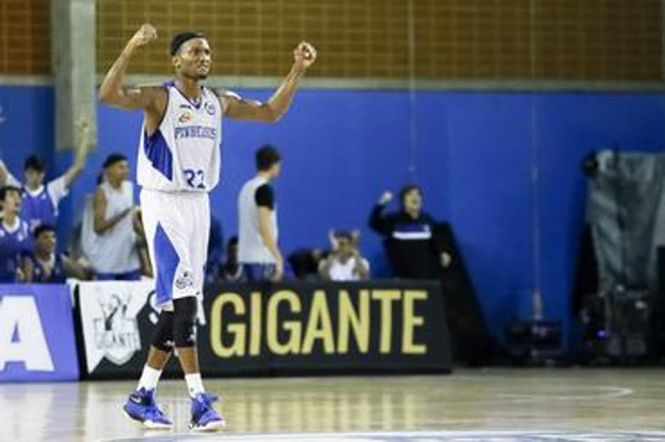 Pinheiros elimina Vasco e encara o Flamengo nas quartas do NBB