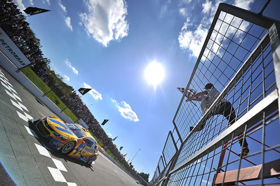 Thiago Camilo vence no Velopark e assume liderança do campeonato