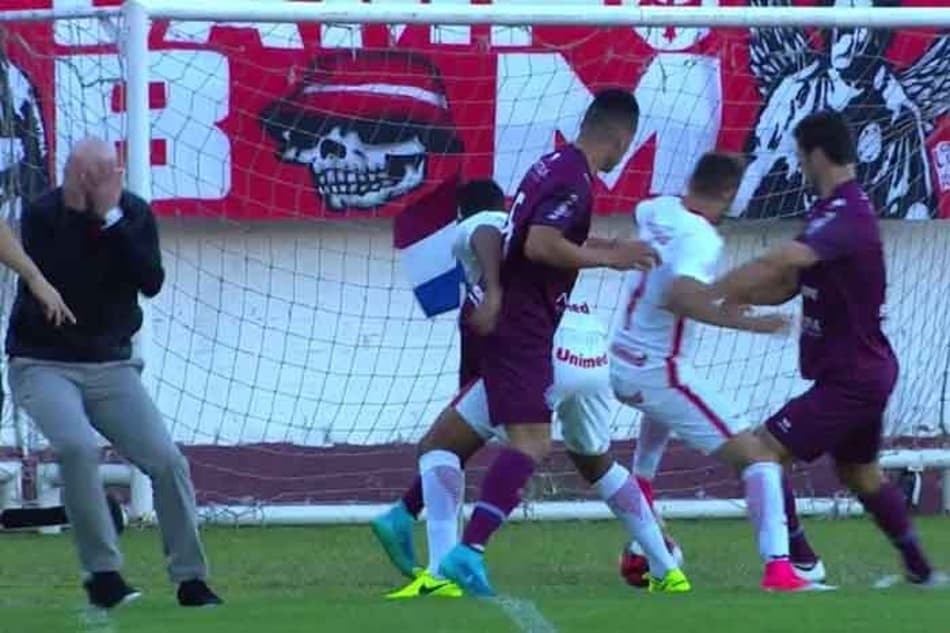 Simulação em Inter x Caxias pode render punição longa a Zago, explica presidente do TJD-RJ