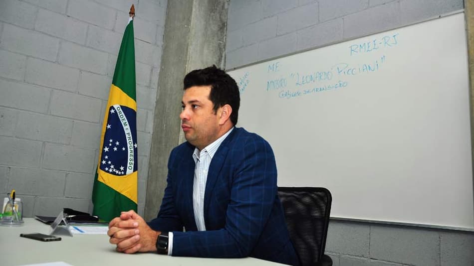 Ministro do Esporte reassumirá mandato para apoiar Temer em votação na Câmara