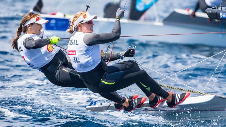 Martine Grael e Kahena Kunze lideram etapa da Copa do Mundo